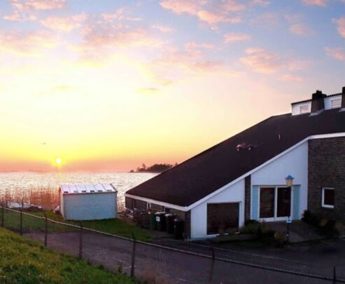 <a href="https://www.stichtinghuisaanhetwater.nl">link hier</a>